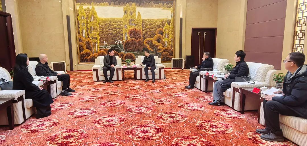 九游会集团矿业有关辅导造访格尔木市委市当局
